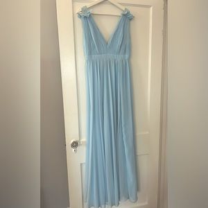 Size 4: Mac Duggal Pleated Chiffon Sleeveless V-Neck Gown